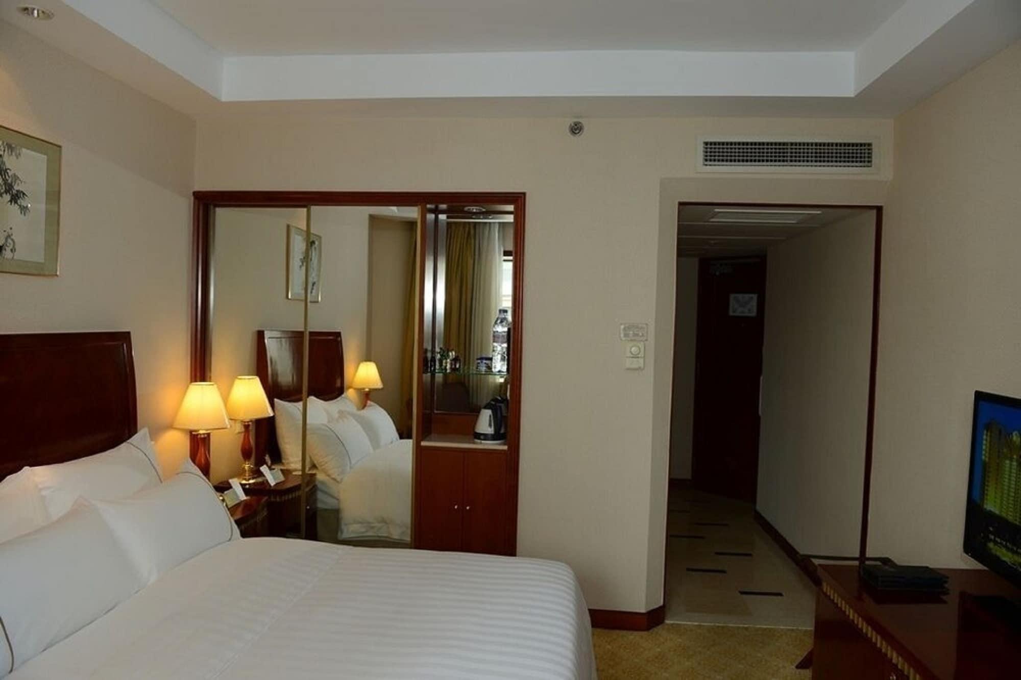 Jianguo Hotel Shanghái Exterior foto