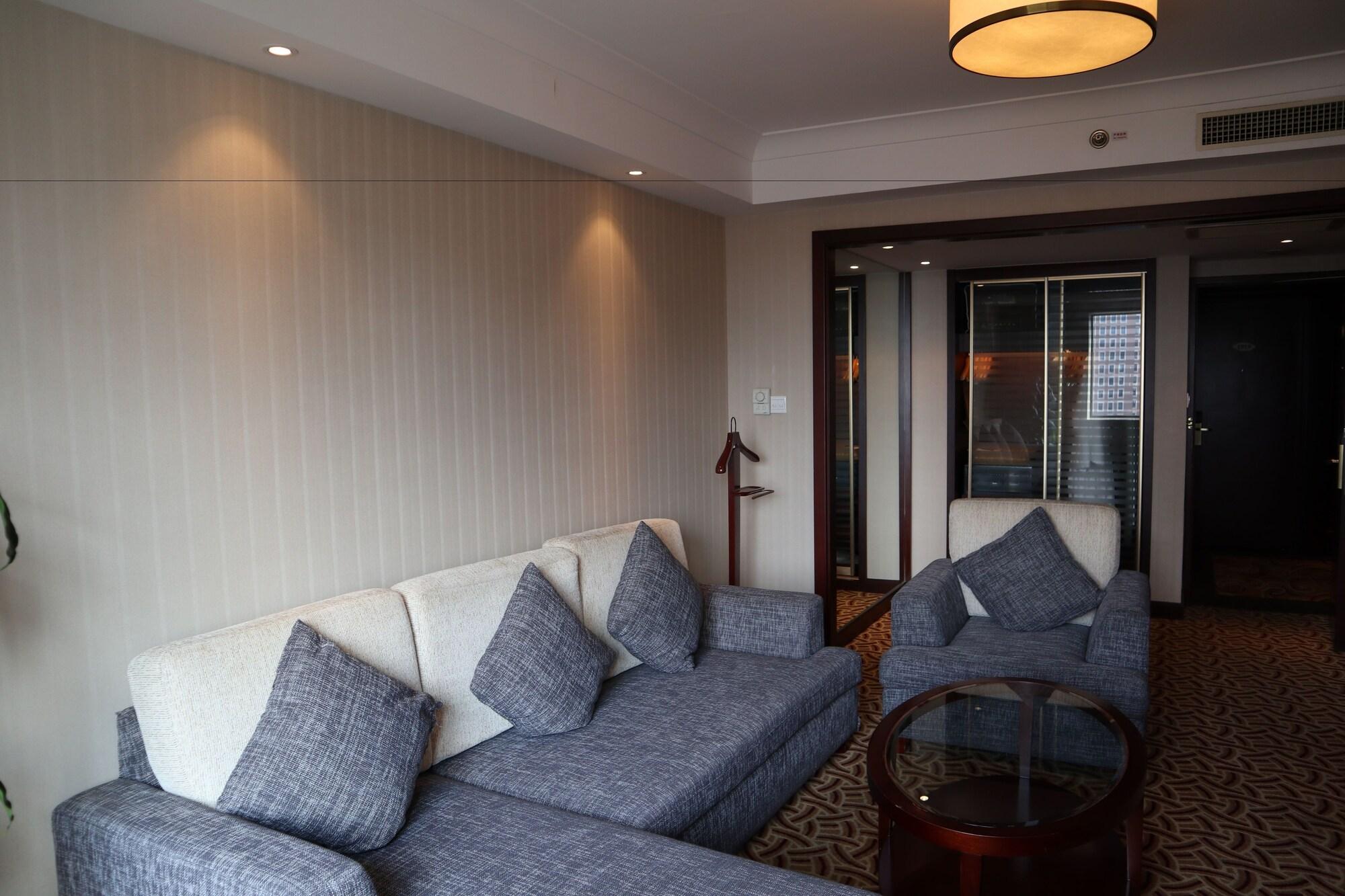 Jianguo Hotel Shanghái Exterior foto