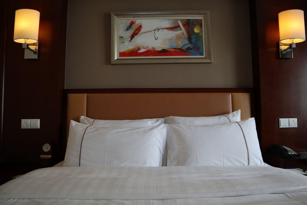 Jianguo Hotel Shanghái Exterior foto